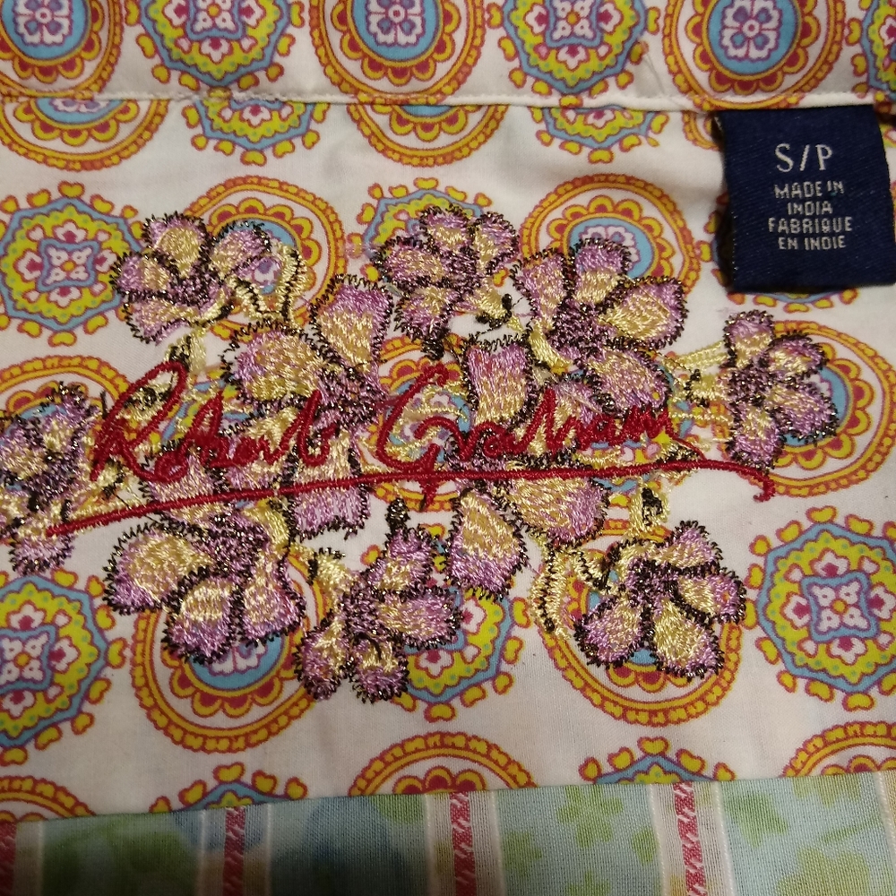 Robert Graham ladies shirt said small
